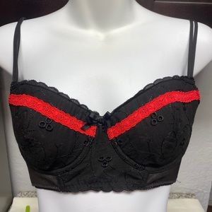 NWT Calida Sweet n Sexy Bra Size 32C Black Eyelet Red Lace Scalloped Accents